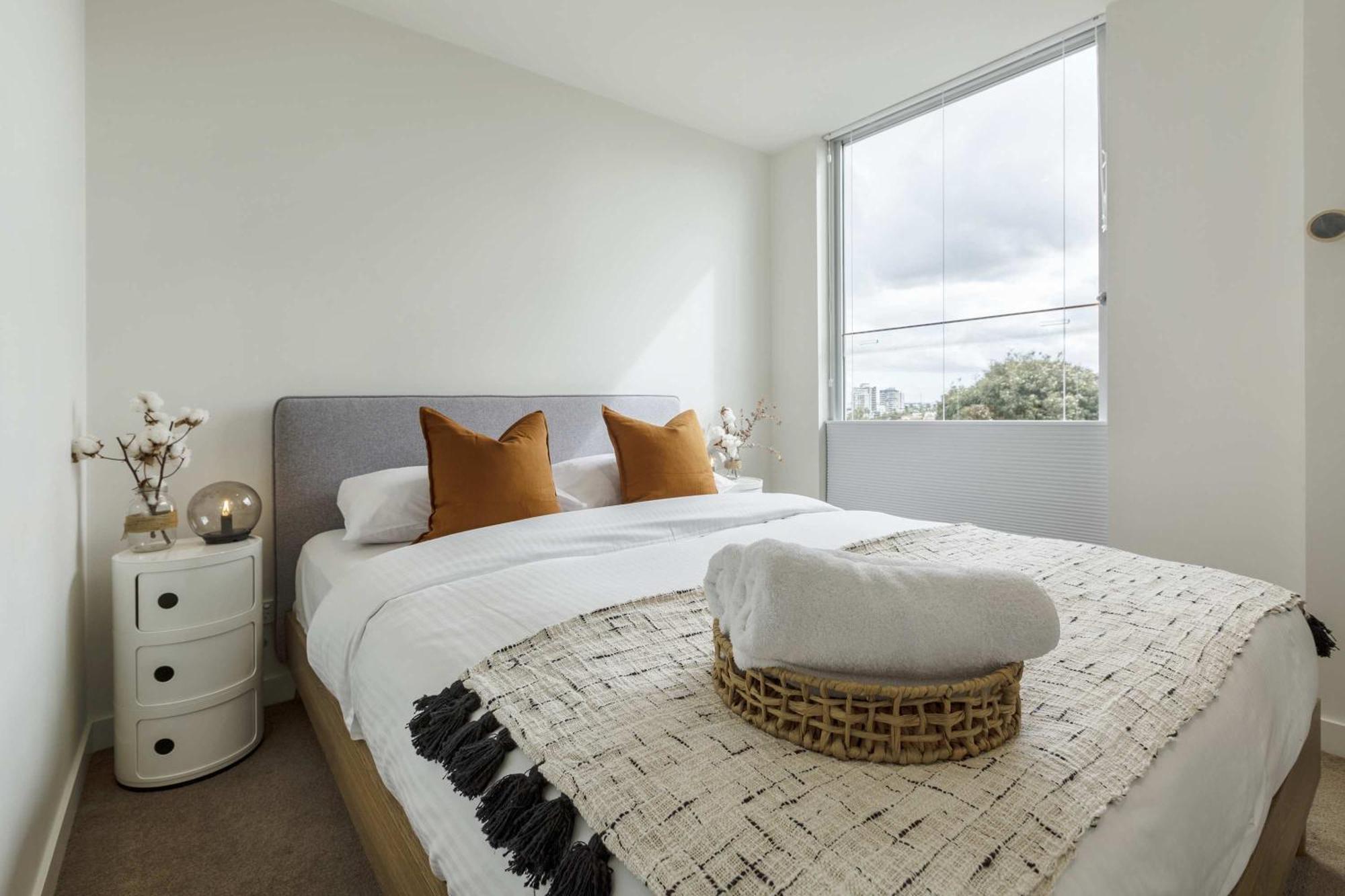 Magnificent With Car Park And Easy Access To The Apartment