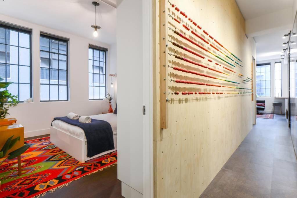 Spacious Designer Warehouse Cbd Apartment