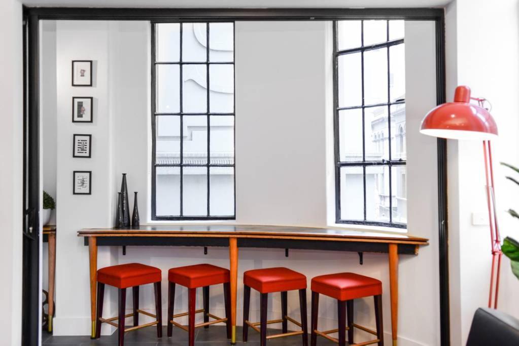Spacious Designer Warehouse Cbd Apartment