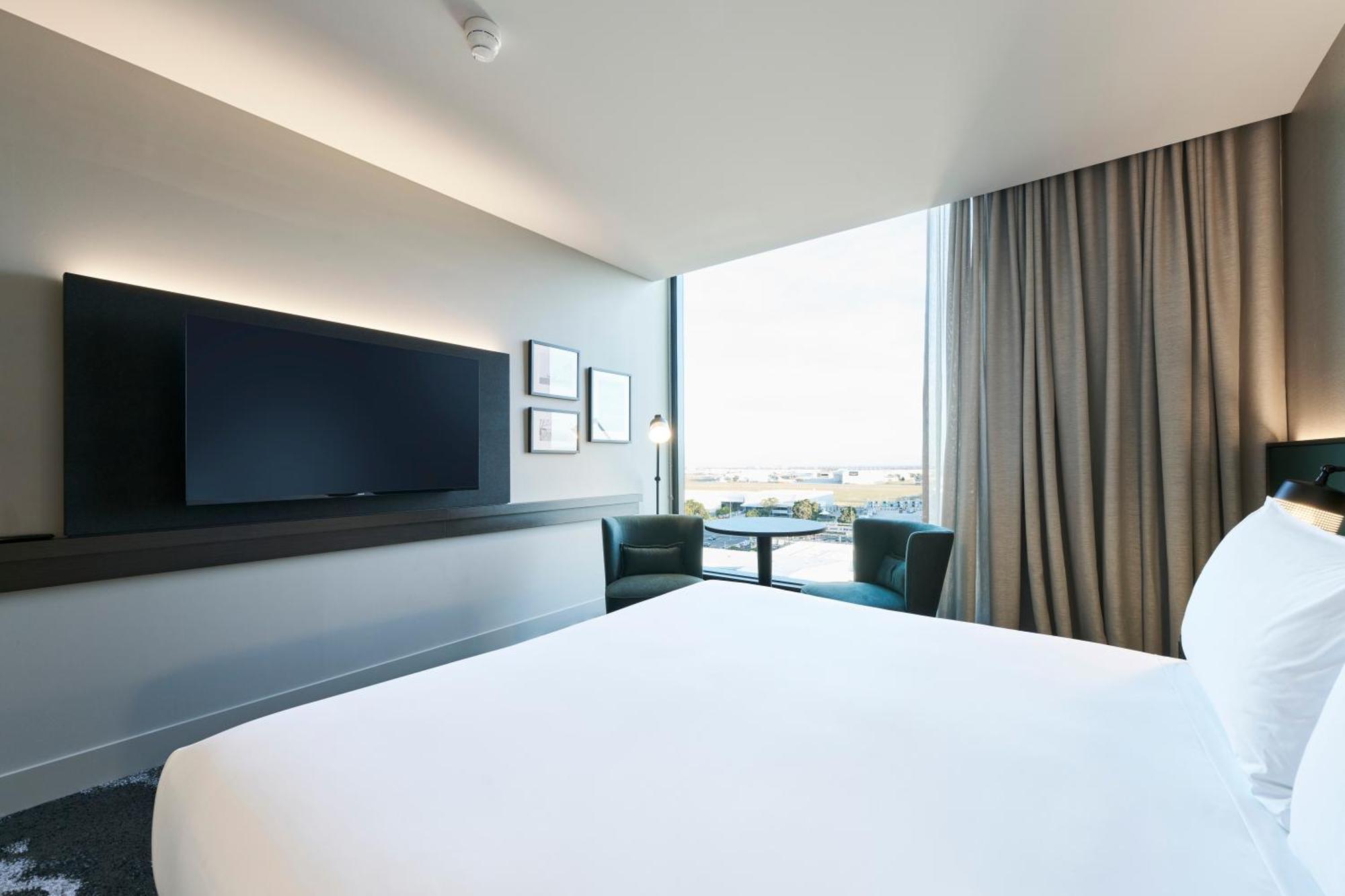 Novotel Airport Hotel 4*