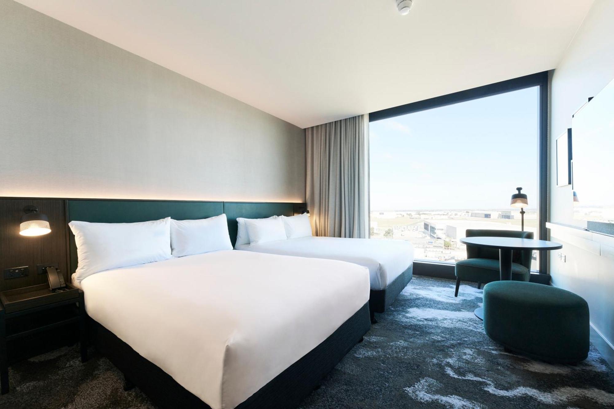 Novotel Airport 4*