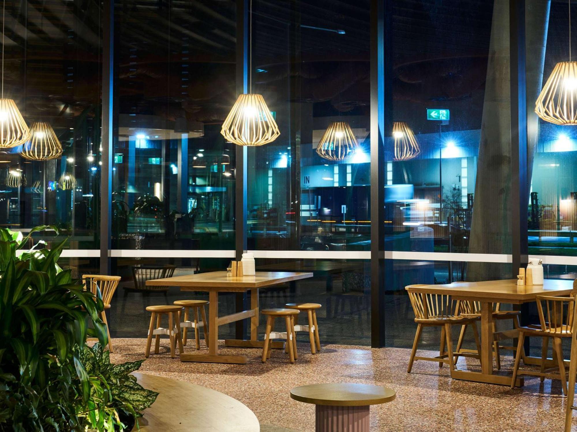 Novotel Airport 4*