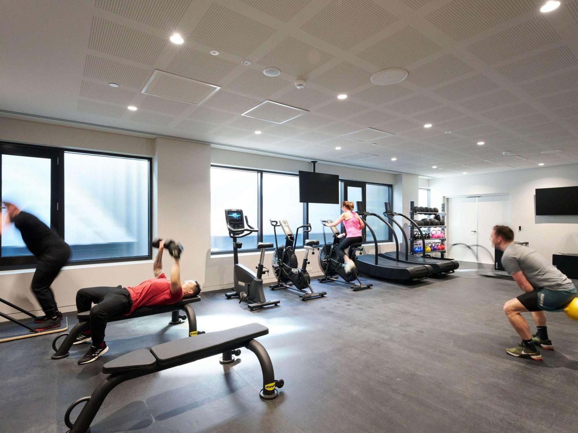 Novotel Airport Hotel 4*
