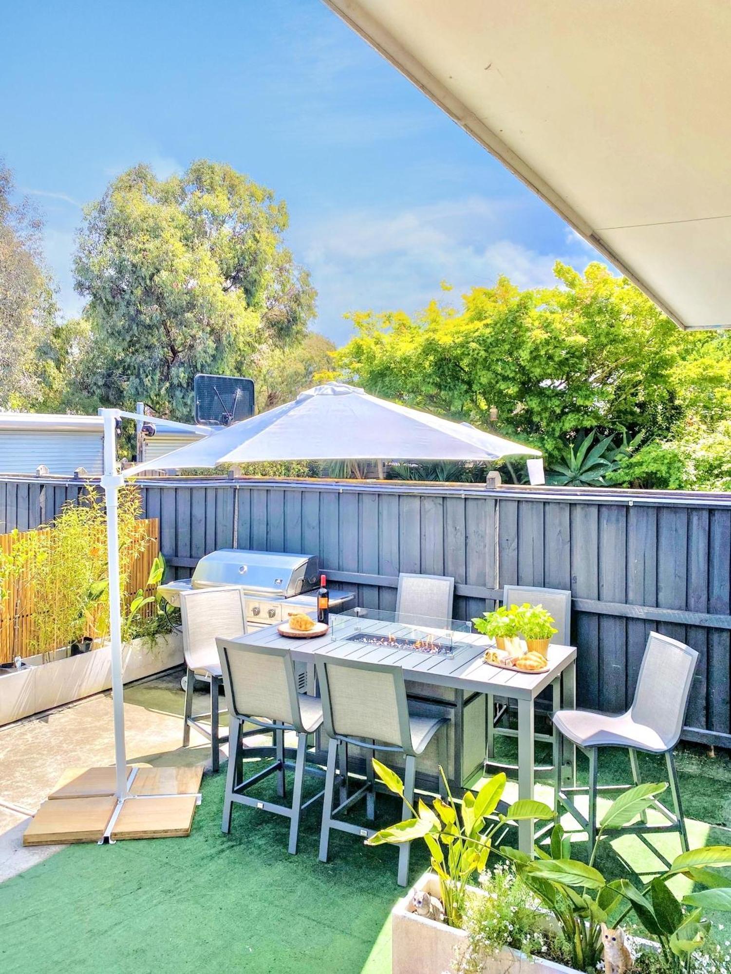 Convenient L Backyard Bbq L Playground L Park View * Melbourne
