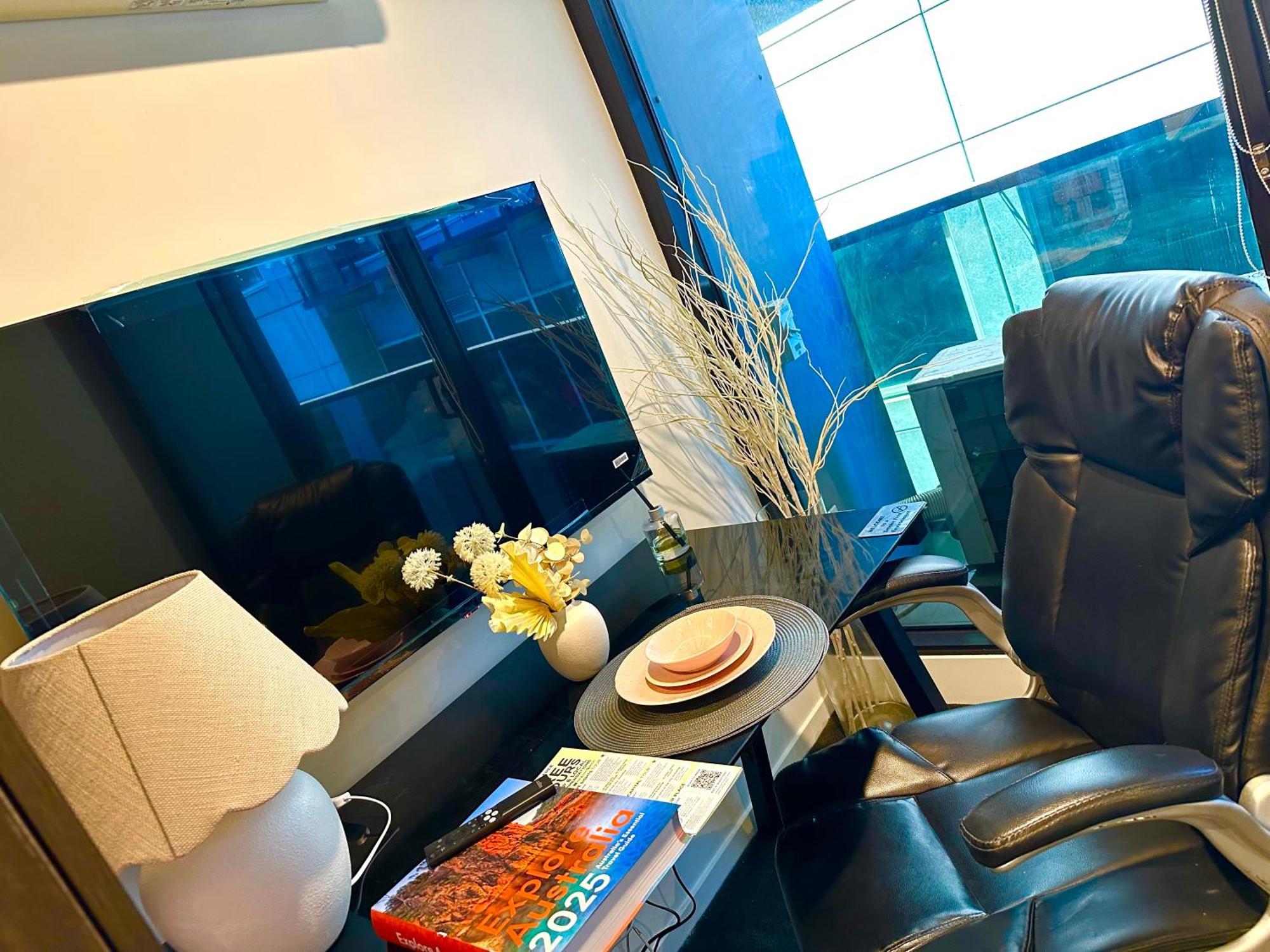 Jazz Chill In Cbd Apartment *