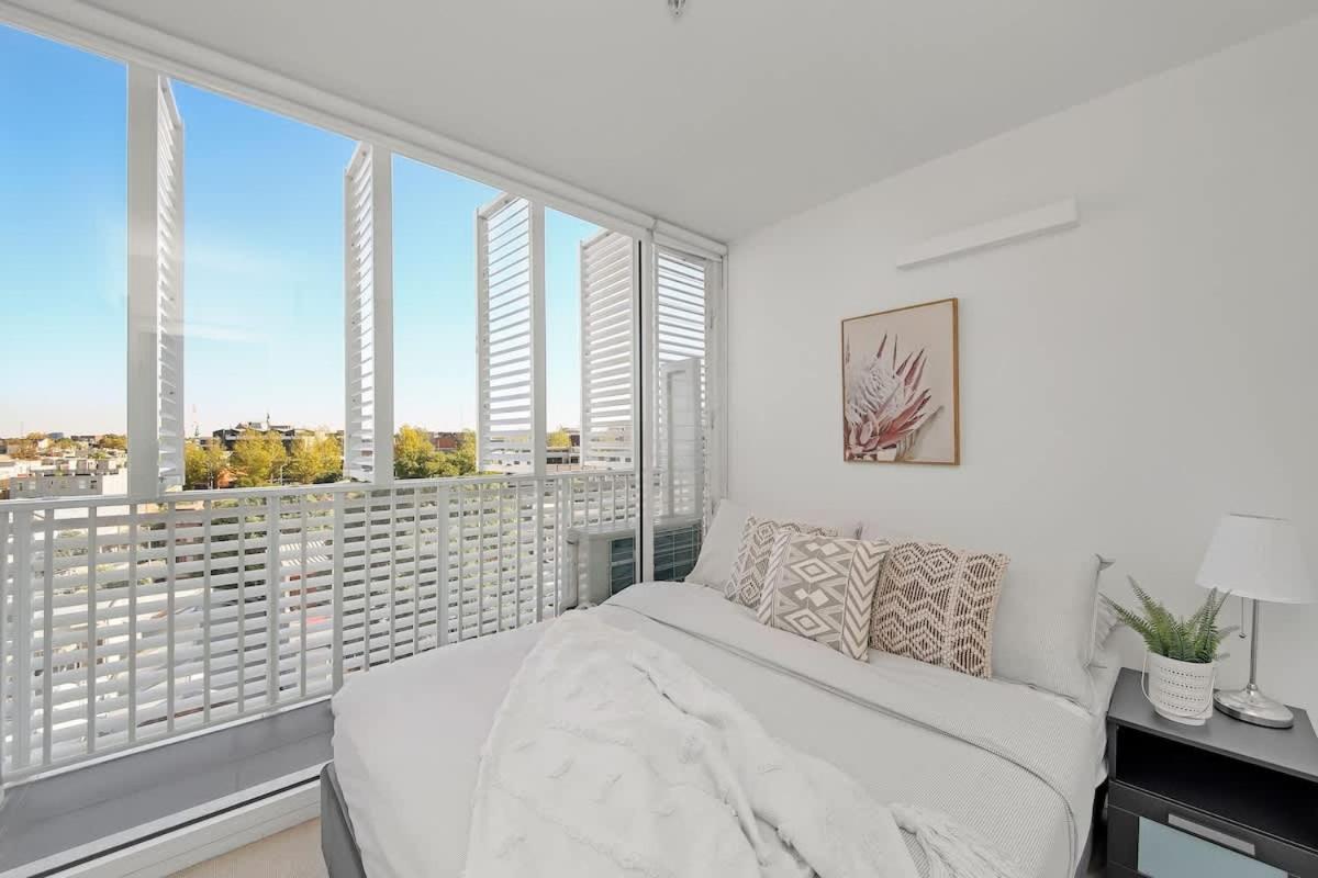 2br Near Queen Victoria Market *