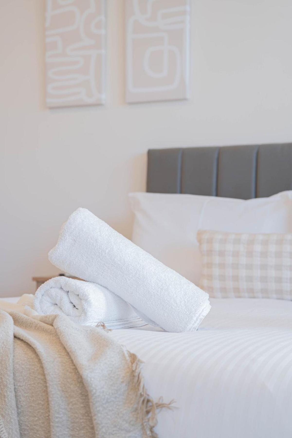 Apartment Unparalleled Convenience Great Amenity #eq06