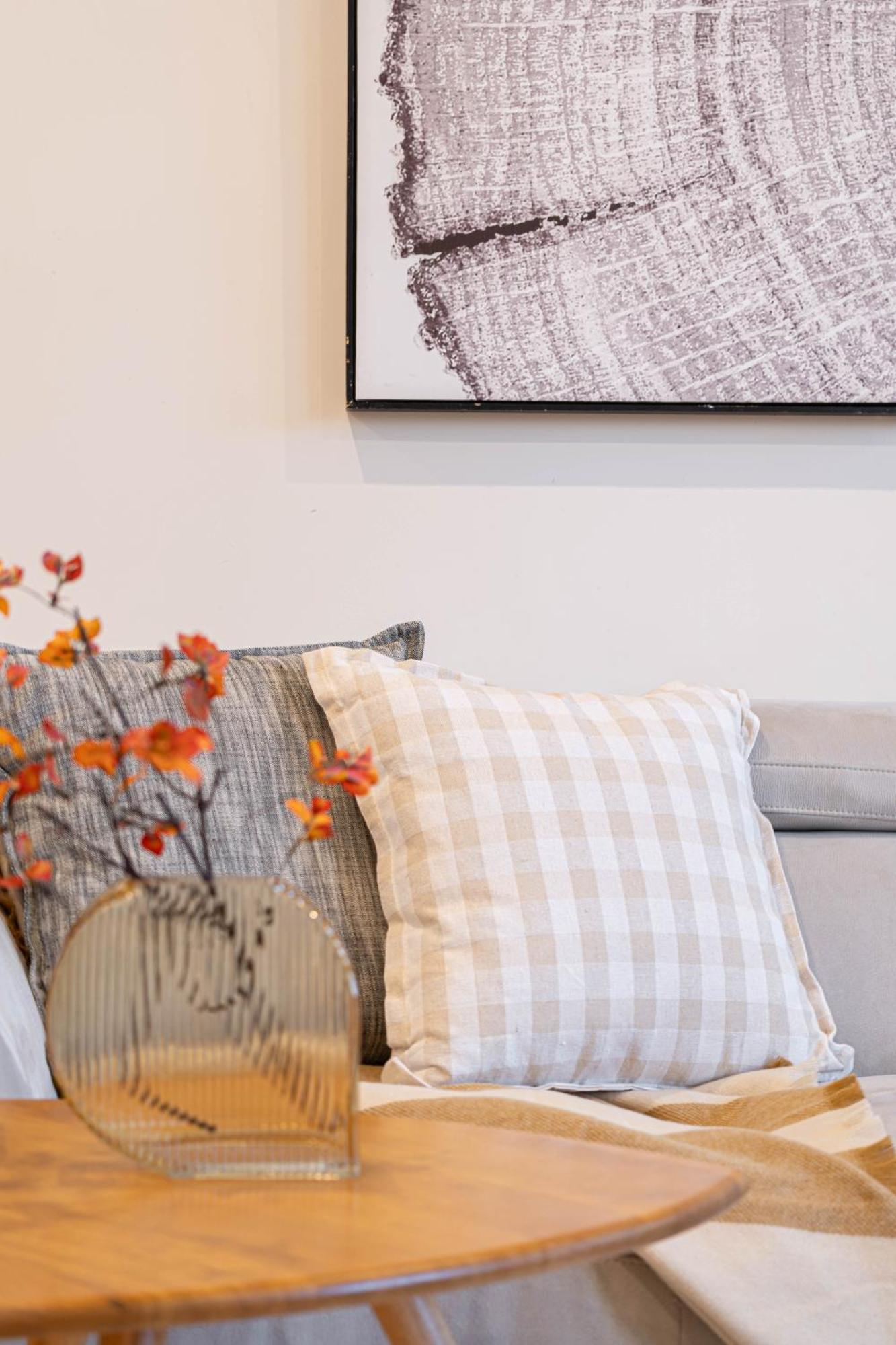 Unparalleled Convenience 2br Free Parking #eq07 Apartment Melbourne
