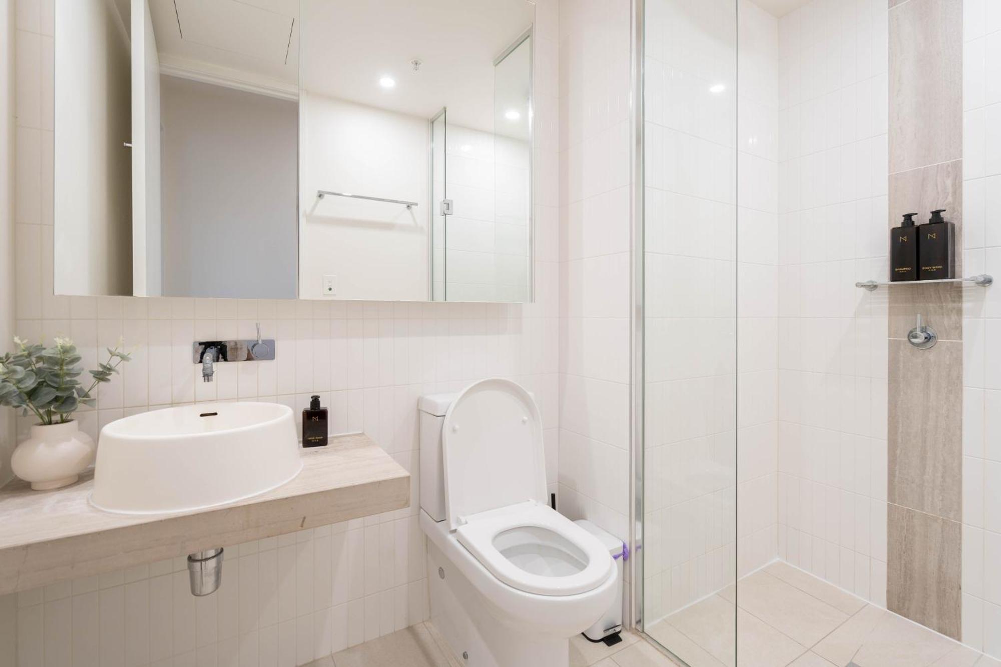 Apartment Unparalleled Convenience 2br Free Parking #eq07