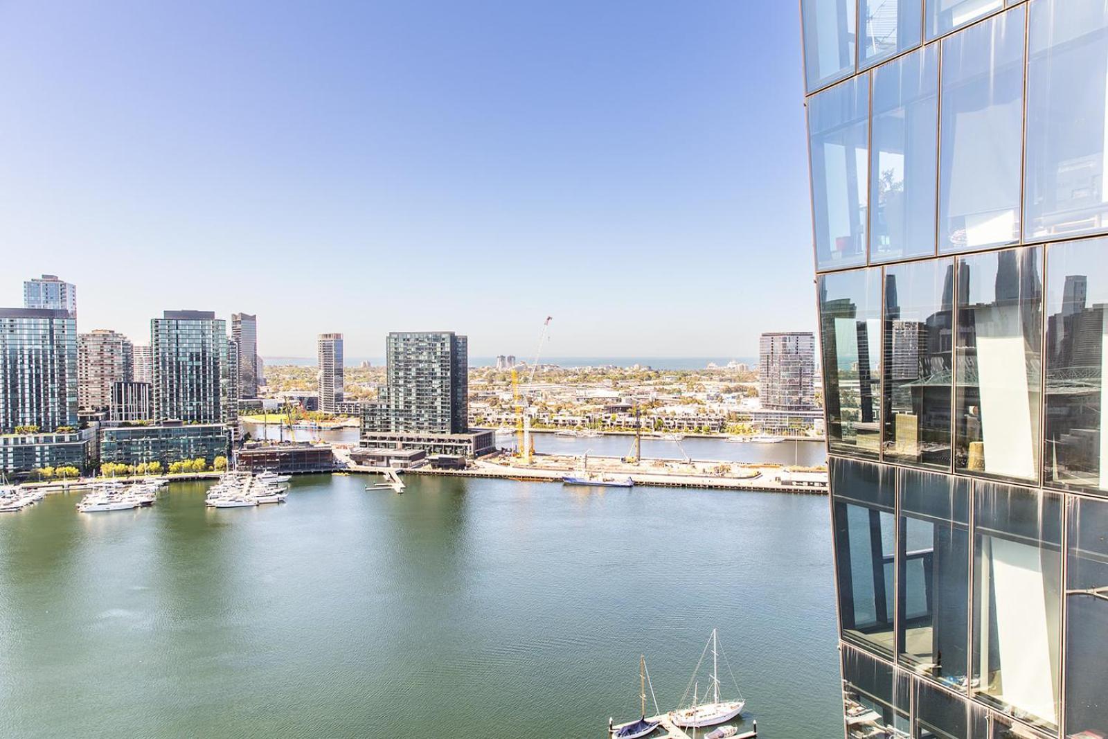 Pearl Waterfront Docklands Apartment *