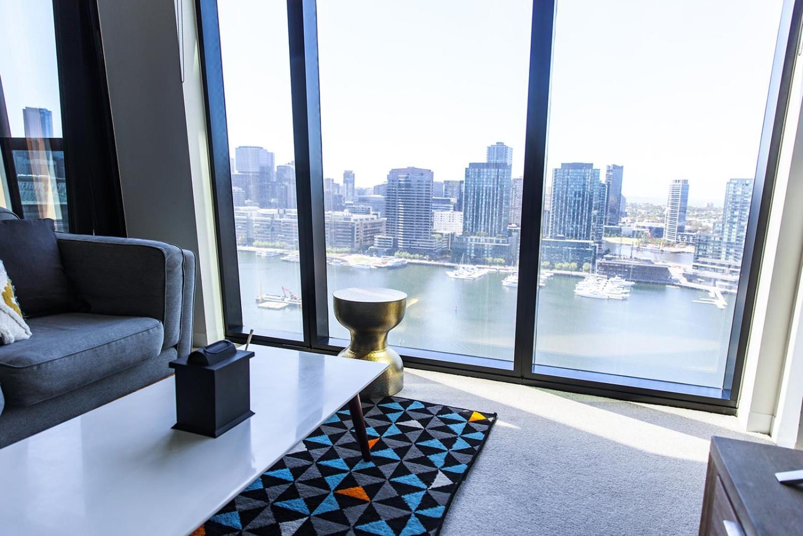 Pearl Waterfront Docklands Apartment
