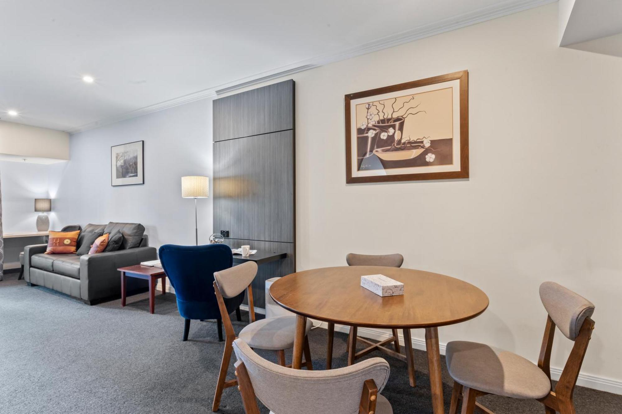 Modern Nomads Fine City-bound Living With King Bed & Balcony Apartment Melbourne