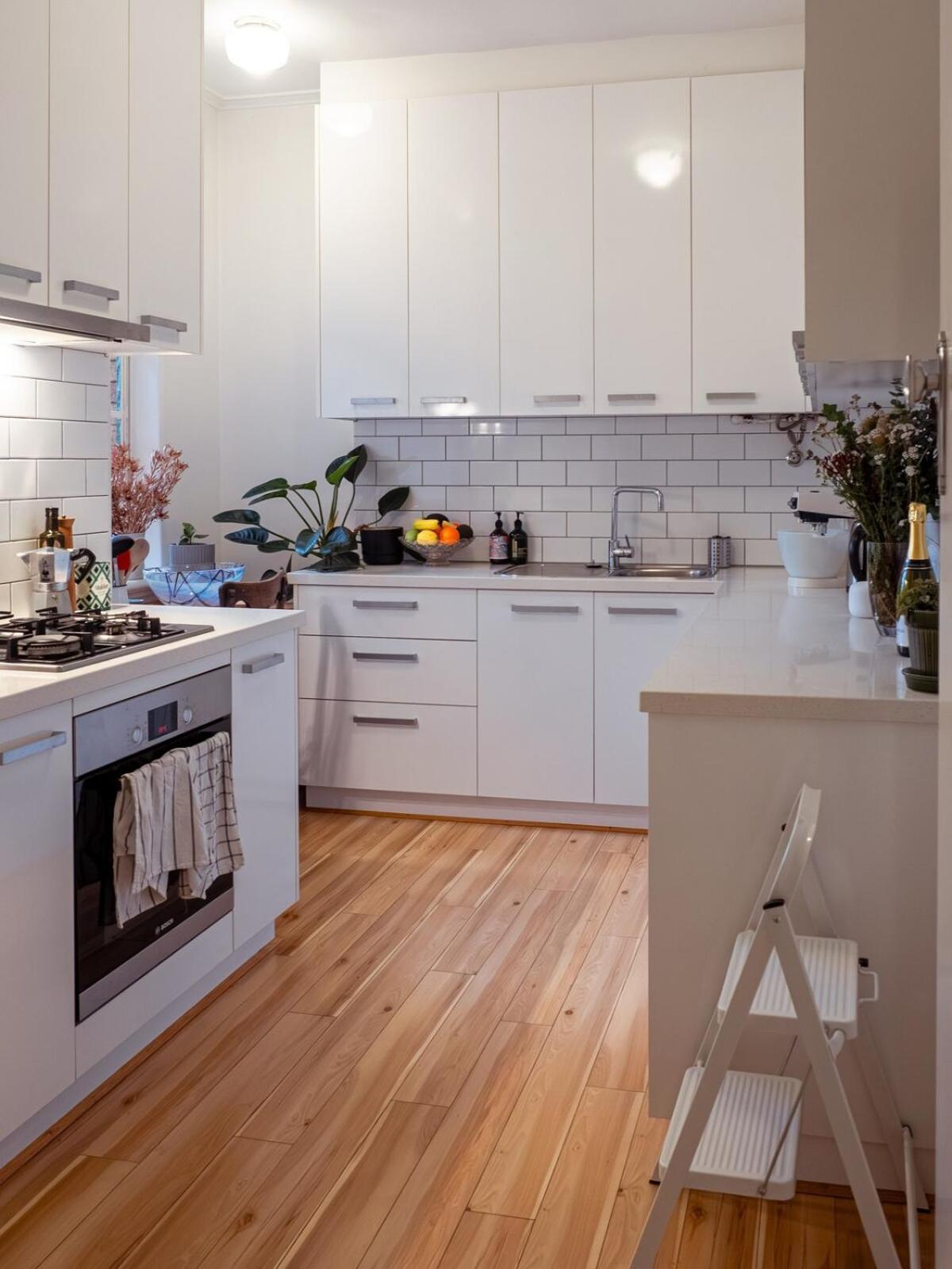 Two Bedr Art Deco Flat - East Melb - 5min To Mcg Apartment *