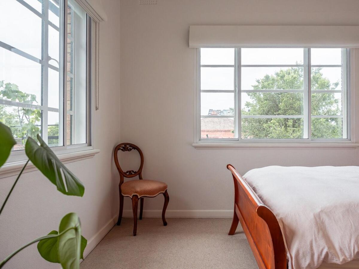 Two Bedr Art Deco Flat - East Melb - 5min To Mcg Melbourne