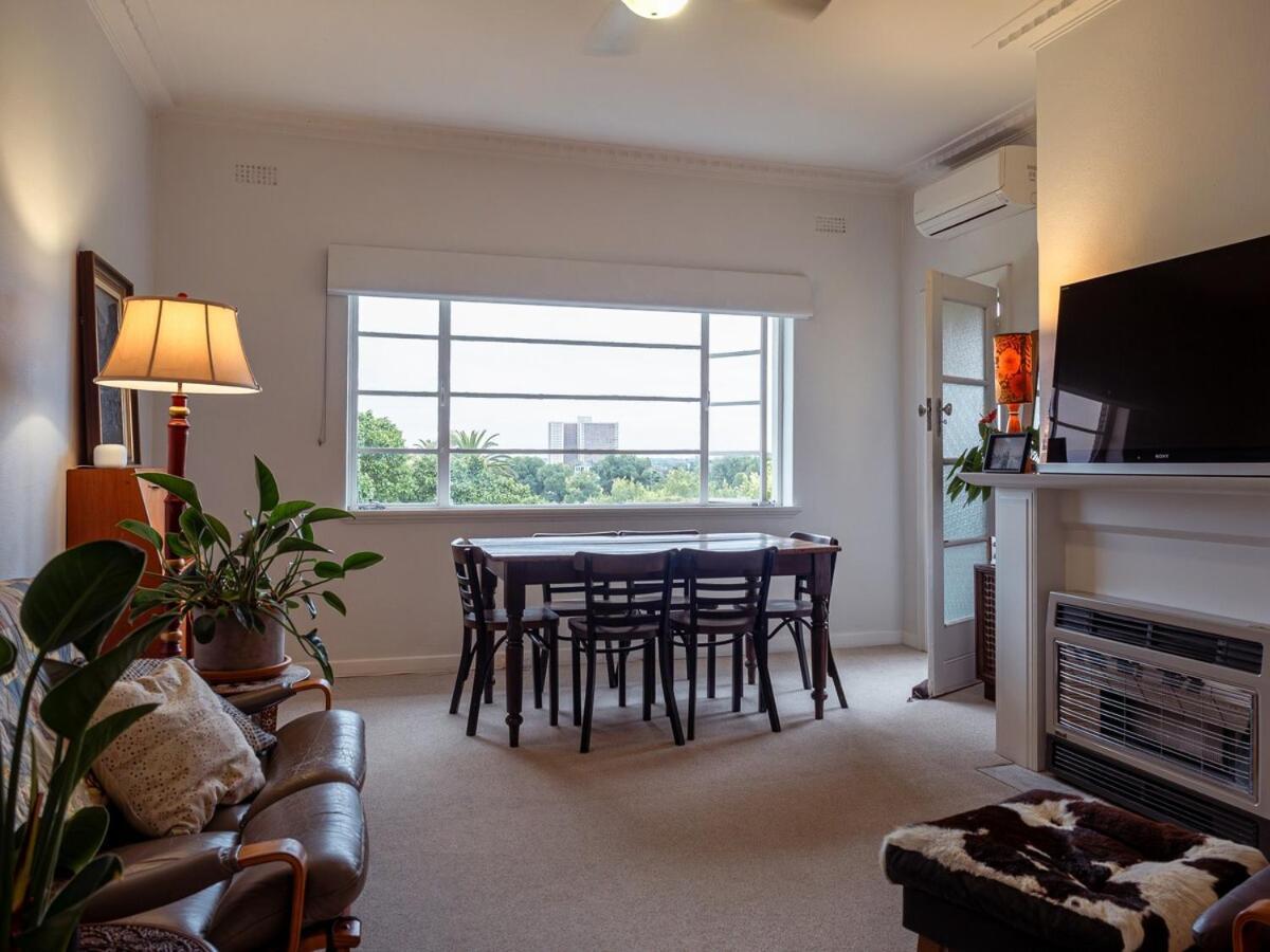 Apartment Two Bedr Art Deco Flat - East Melb - 5min To Mcg