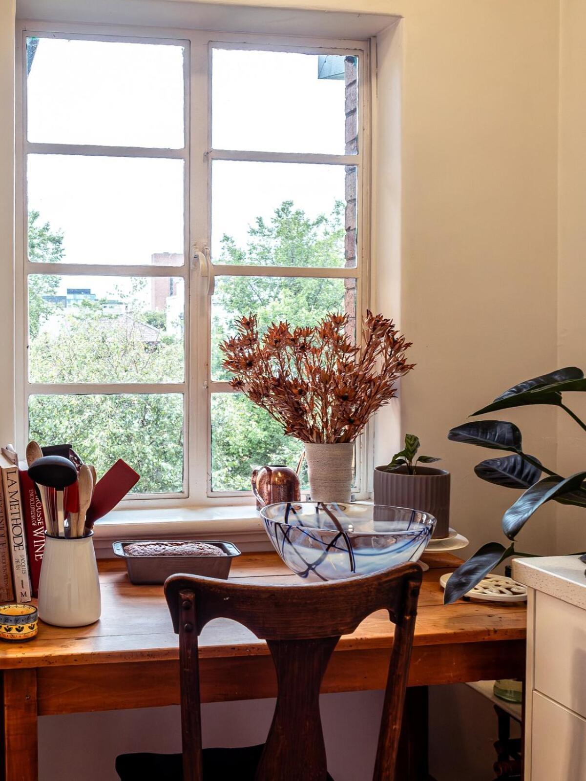Two Bedr Art Deco Flat - East Melb - 5min To Mcg * Melbourne