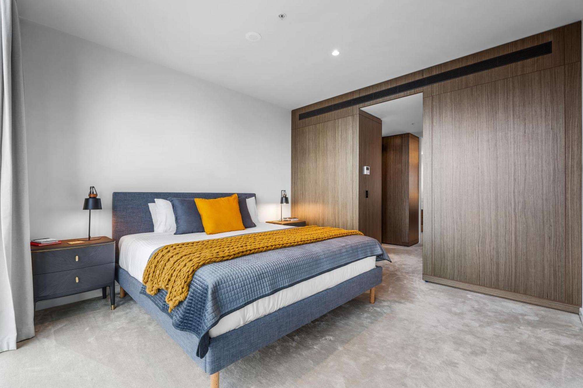 Collins House By Cllix Aparthotel