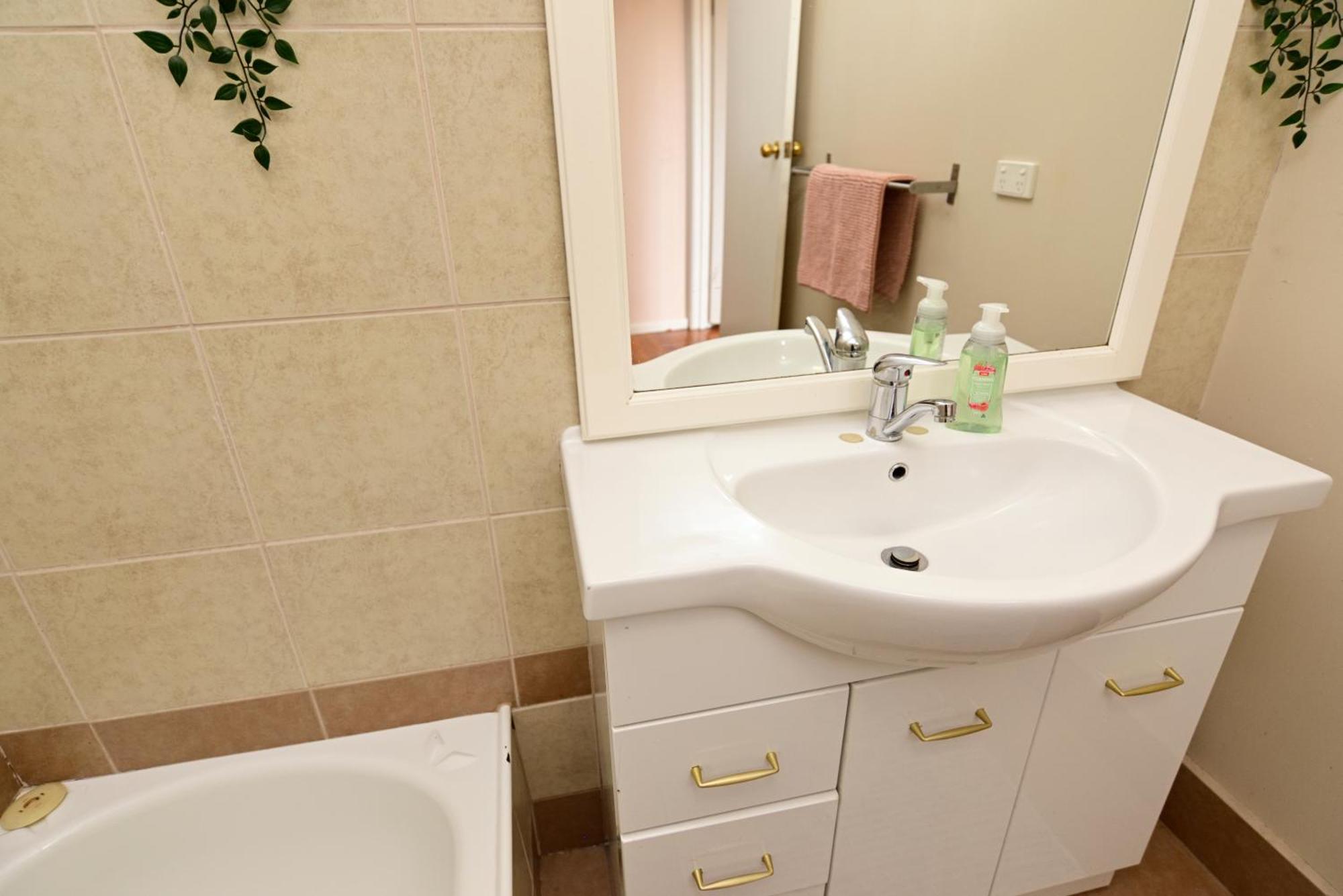 Holiday home Two Pines, Whole In Tullamarine Near Airport! *