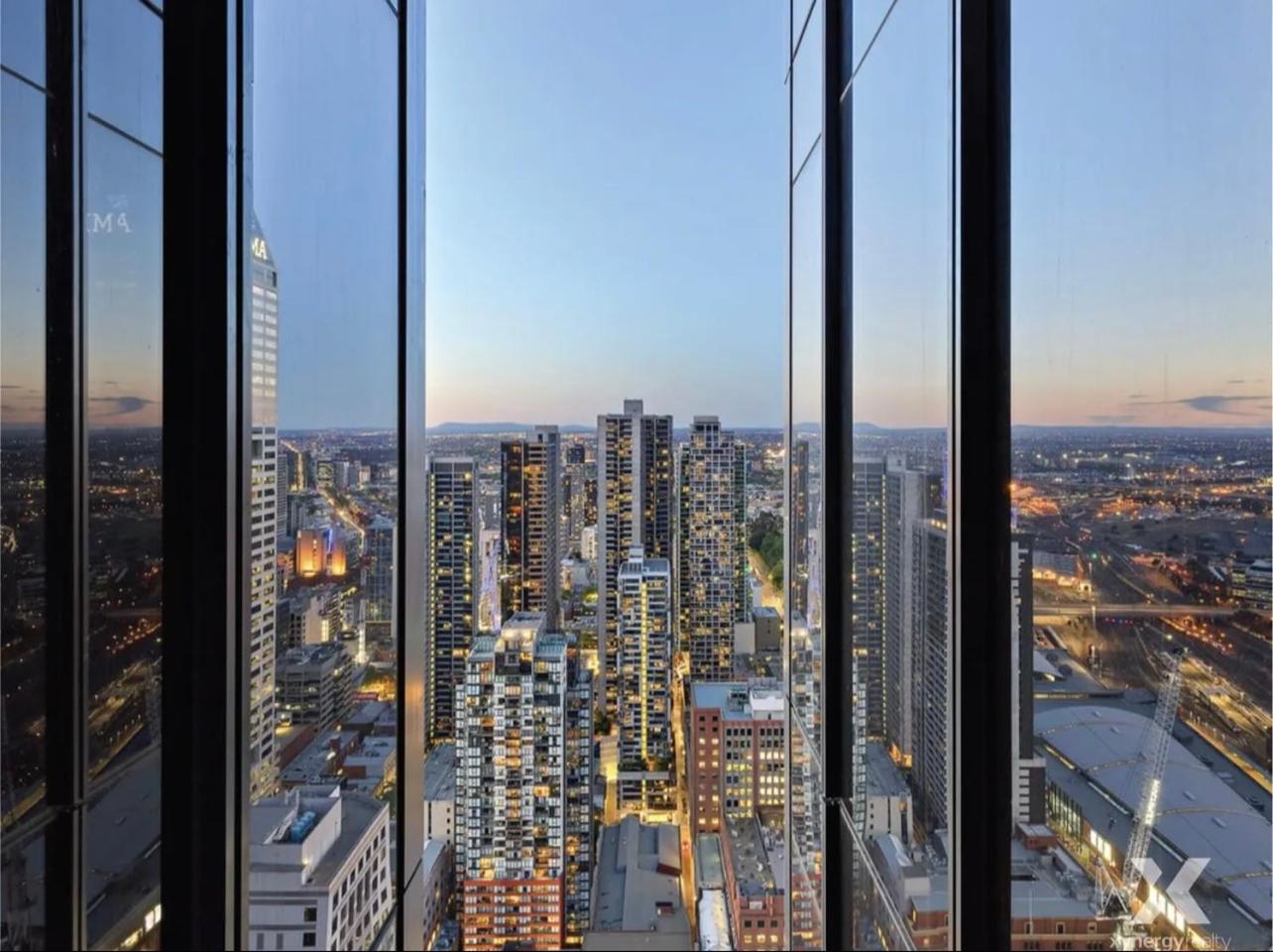 Royal Executive Living Platinum Prestige Corproate Melbourne