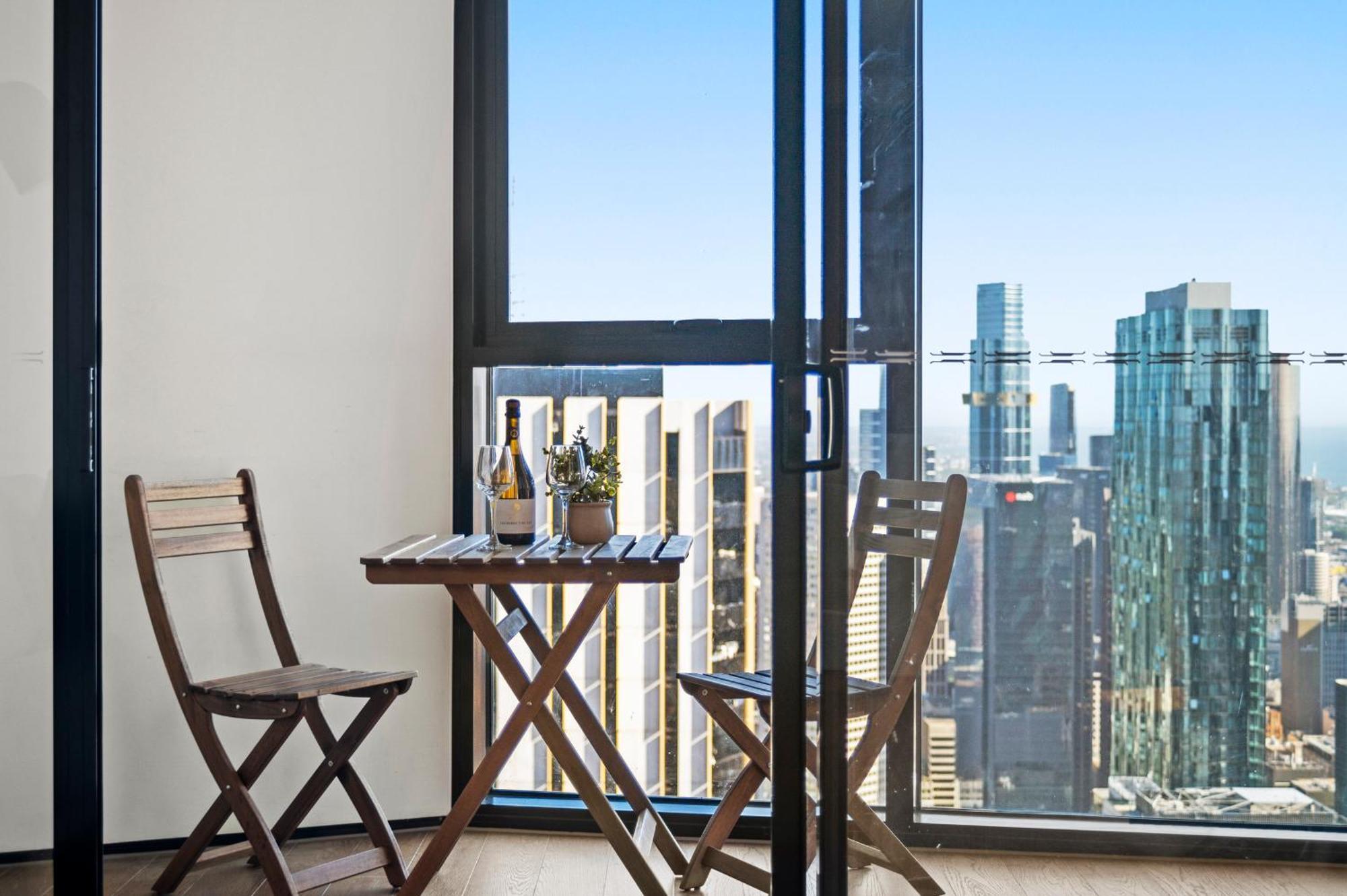 Gorgeous Views 64th Floor 3br With Pool & Gym