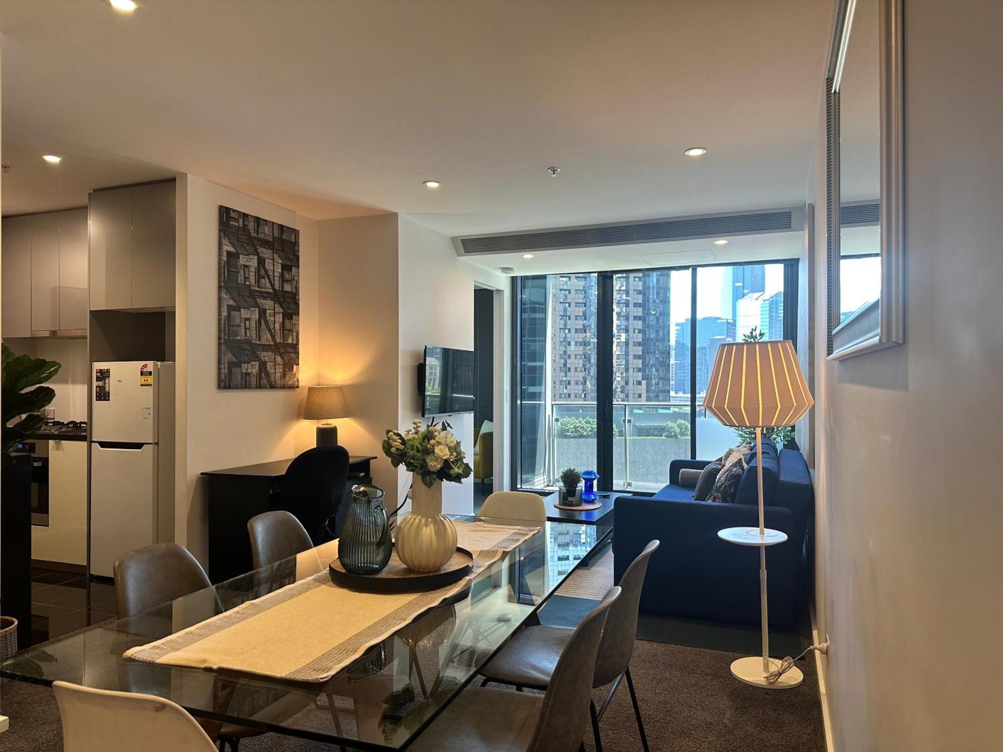 Southbank Grand Retreat Apartment
