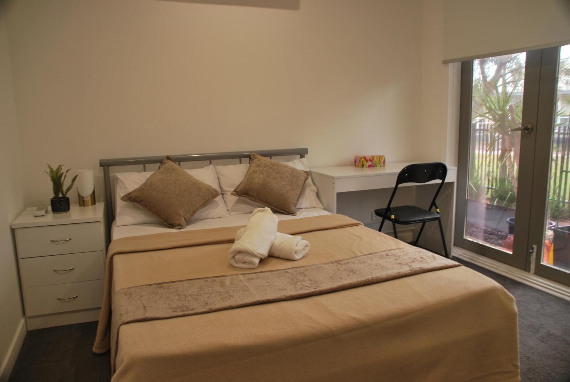 Pascoe Vale South, Vic, Australia With Domi Homestay