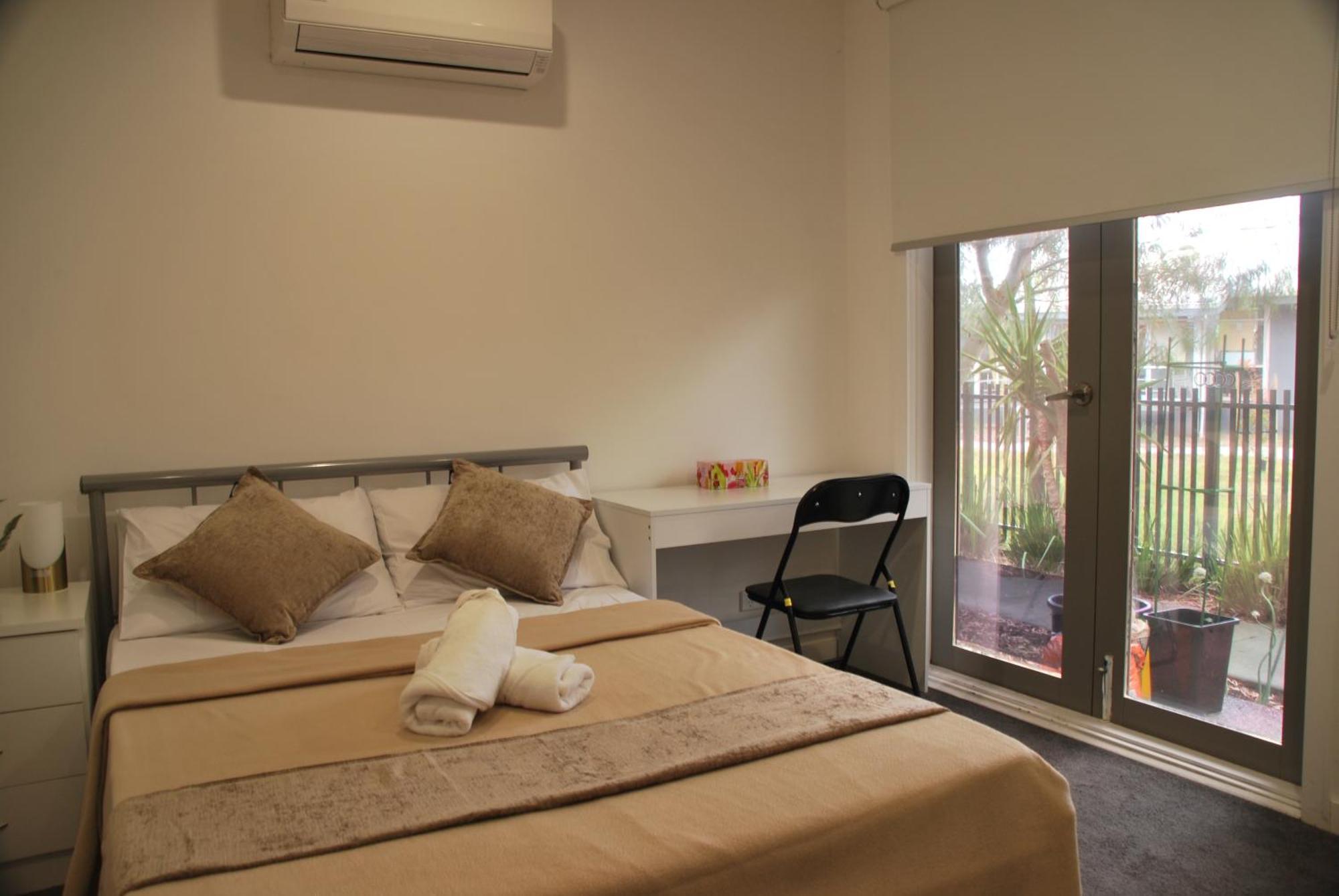 Pascoe Vale South, Vic, Australia With Domi Homestay *