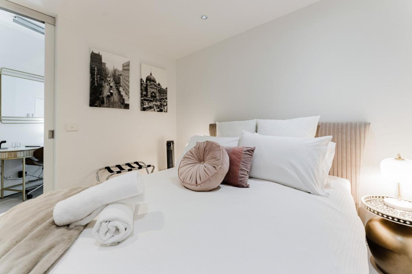 Deco Inspired Delight Near Mavel Apartment Melbourne