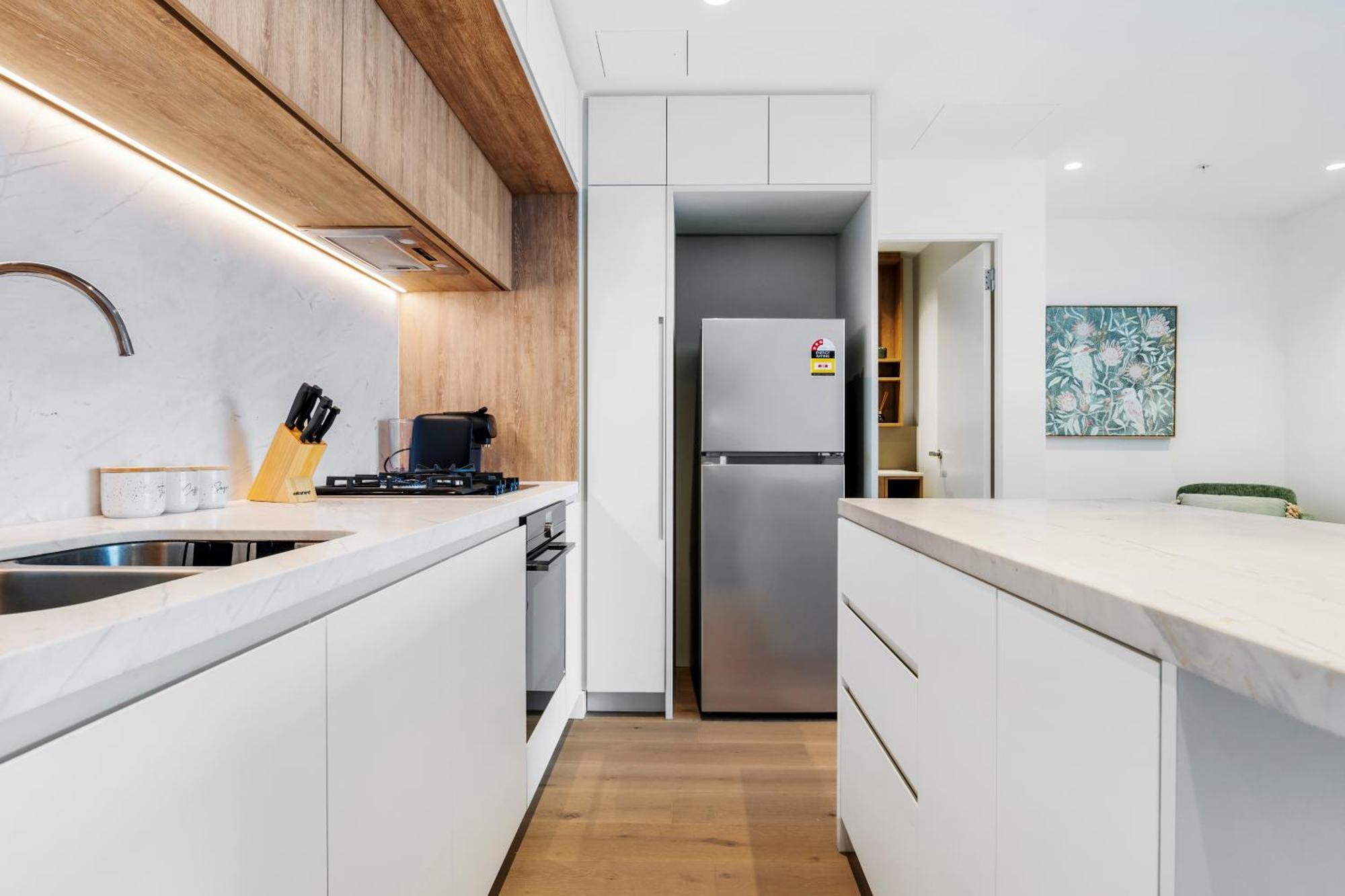 Apartment Center 2br With Stunning Views, Pool And Gym! Melbourne