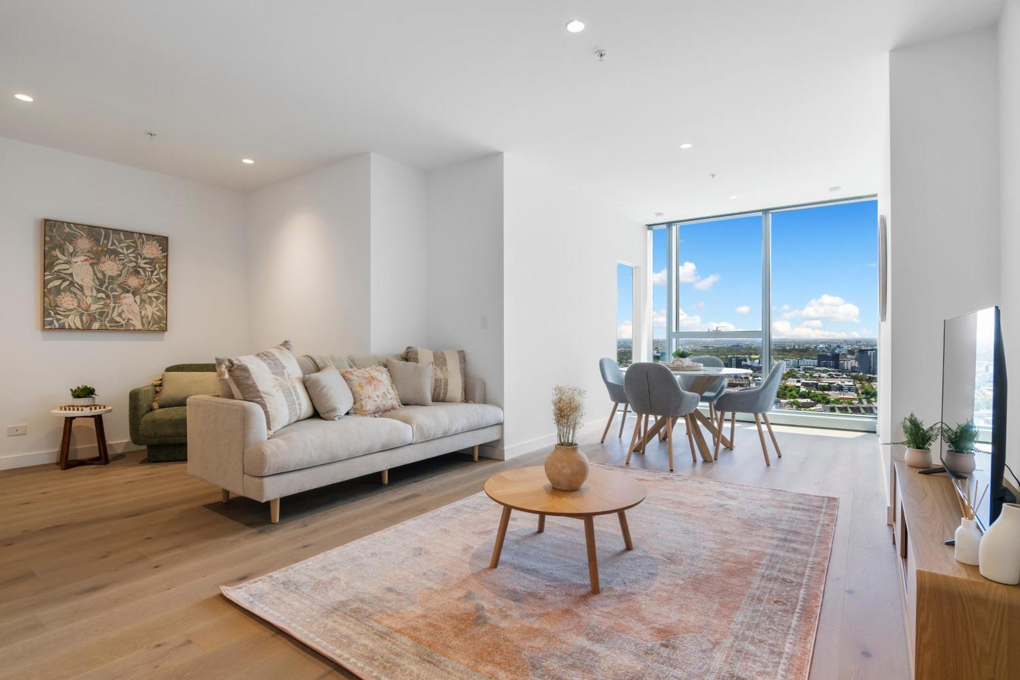 Center 2br With Stunning Views, Pool And Gym! Apartment