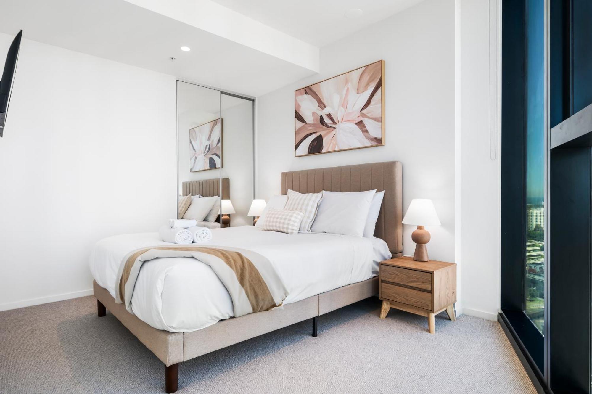 Stylish Southbank 2br With Bay Views, Pool And Gym Apartment