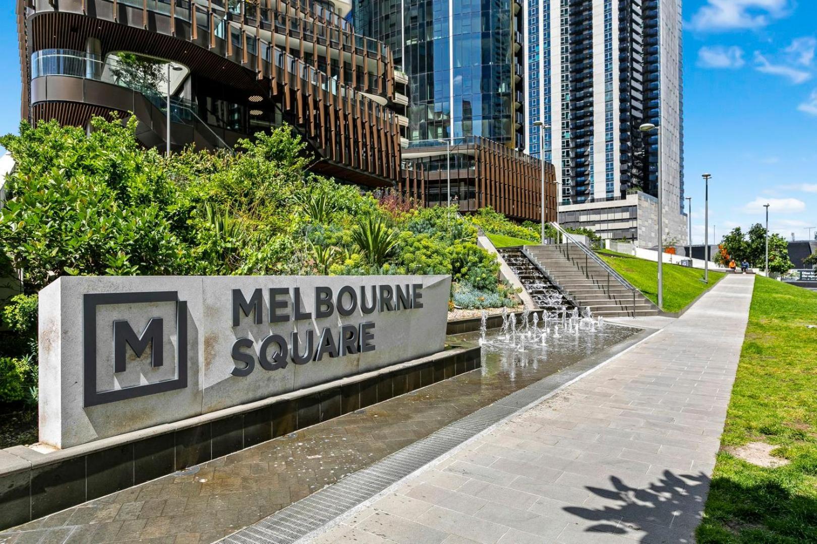 Stylish Southbank 2br With Bay Views, Pool And Gym Apartment *