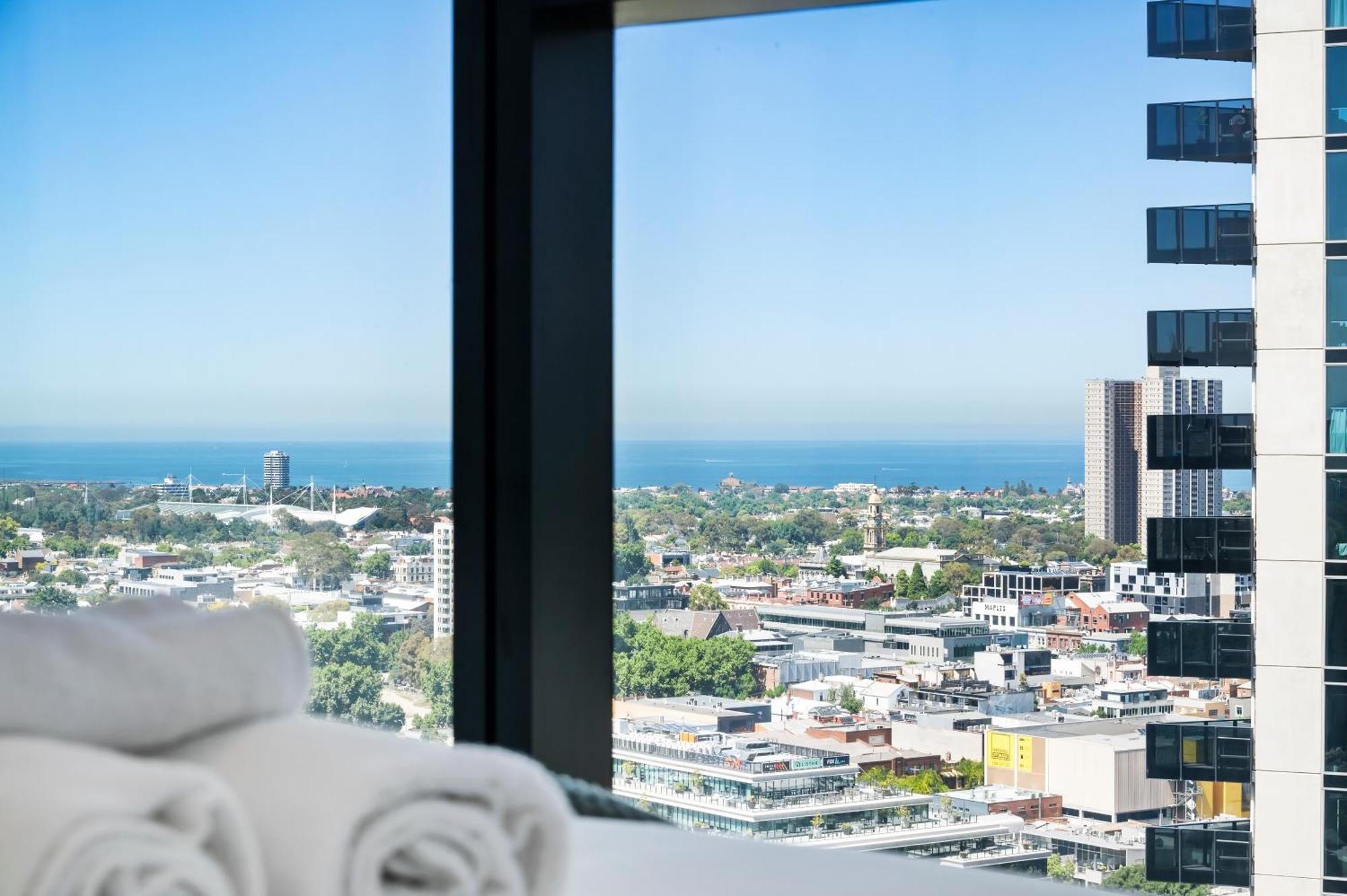 Stylish Southbank 2br With Bay Views, Pool And Gym *