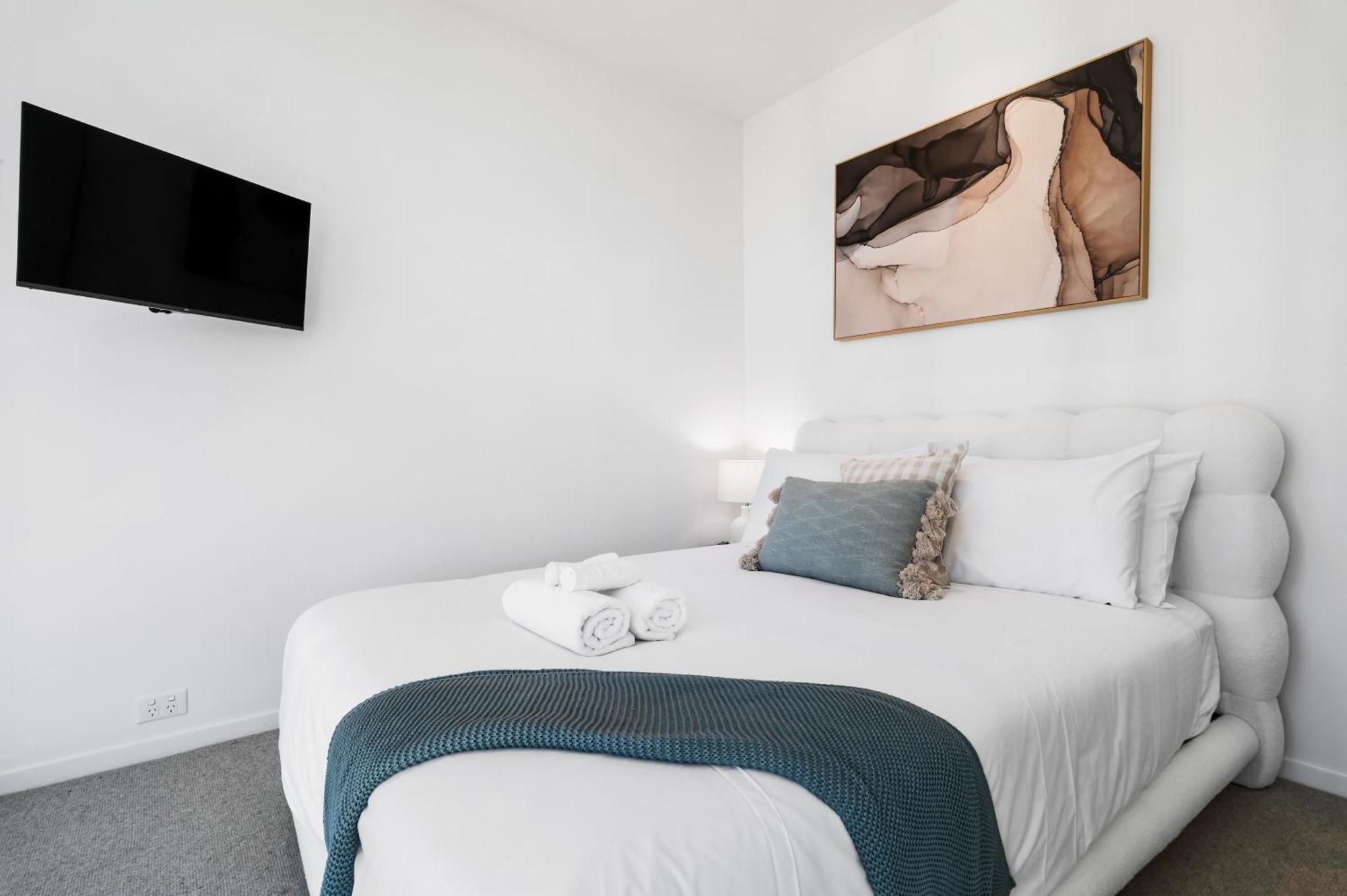 Stylish Southbank 2br With Bay Views, Pool And Gym Apartment *