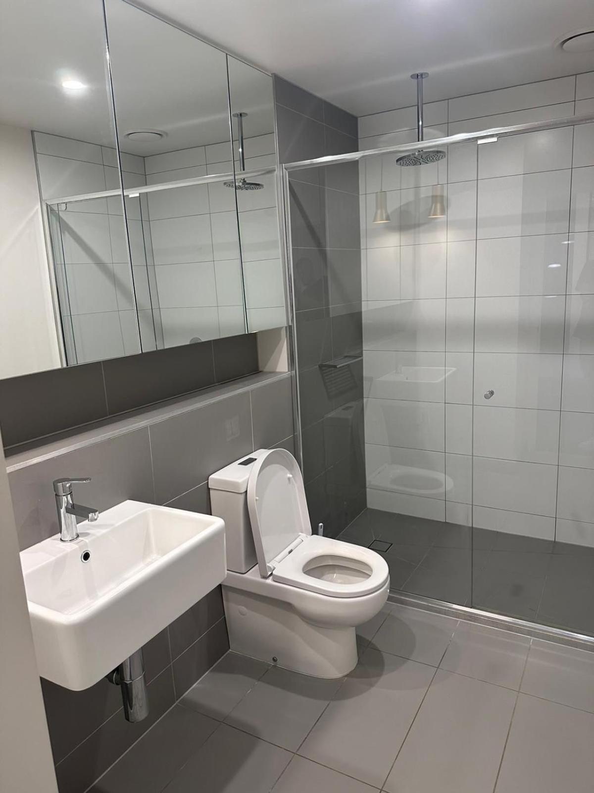 Gravity Tower Homestay Melbourne