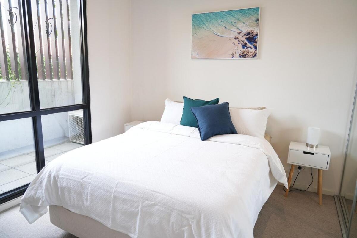 St Kilda Fitzroy St In Secure Luxury Building Apartment