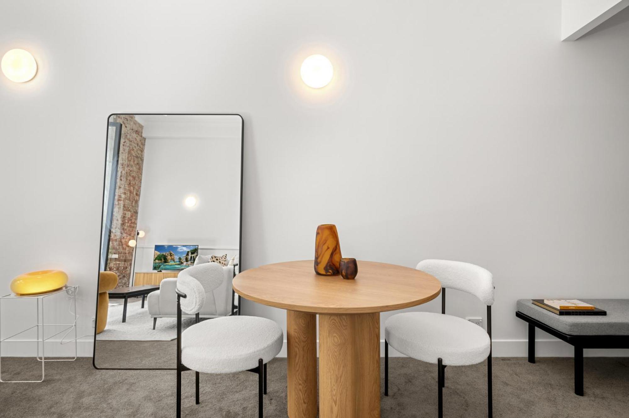 Classic 1-bed Near Eateries And Laneways