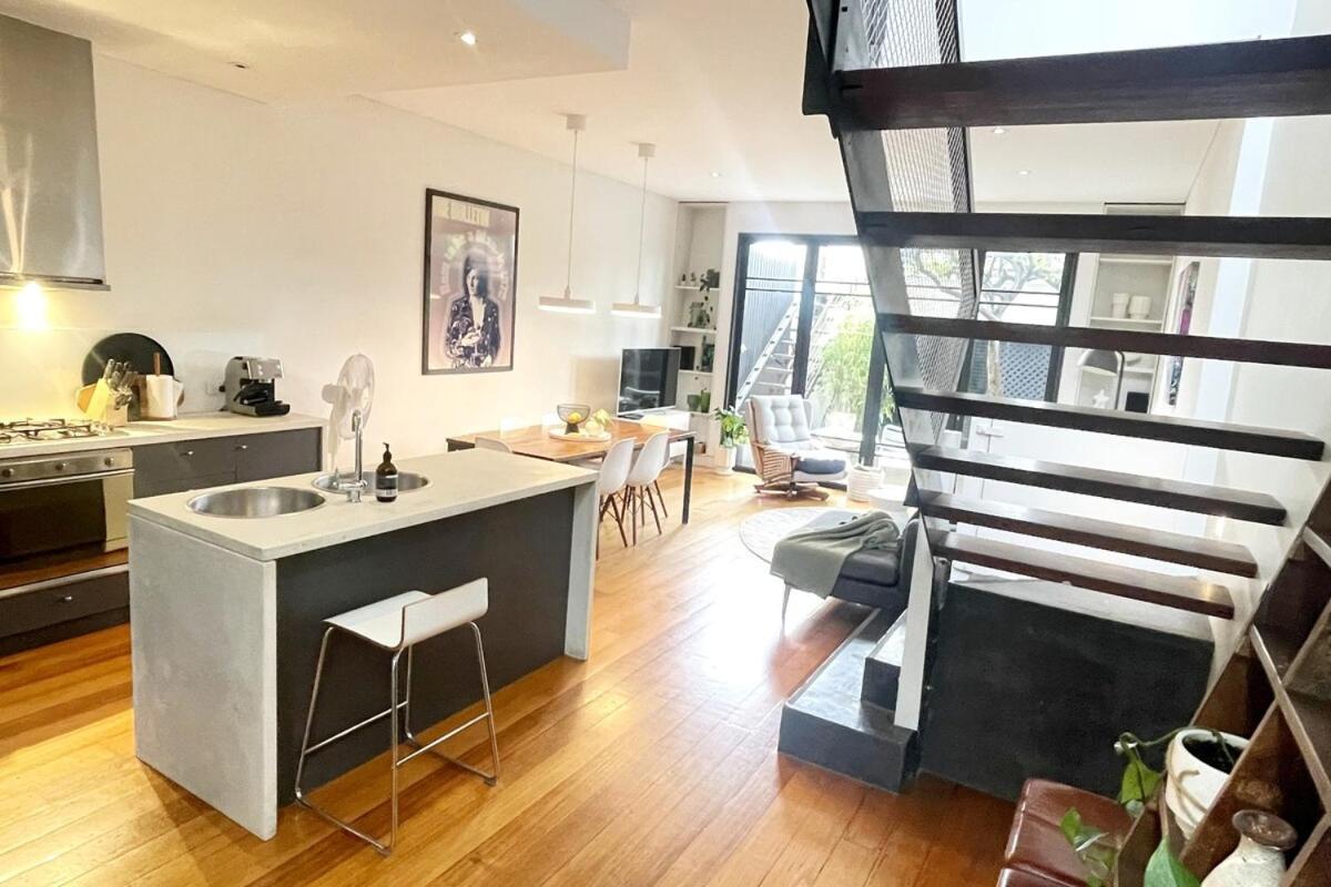 Two Five Zero Richmond Four Bedroom Cityviews Lockup Garage Holiday home *