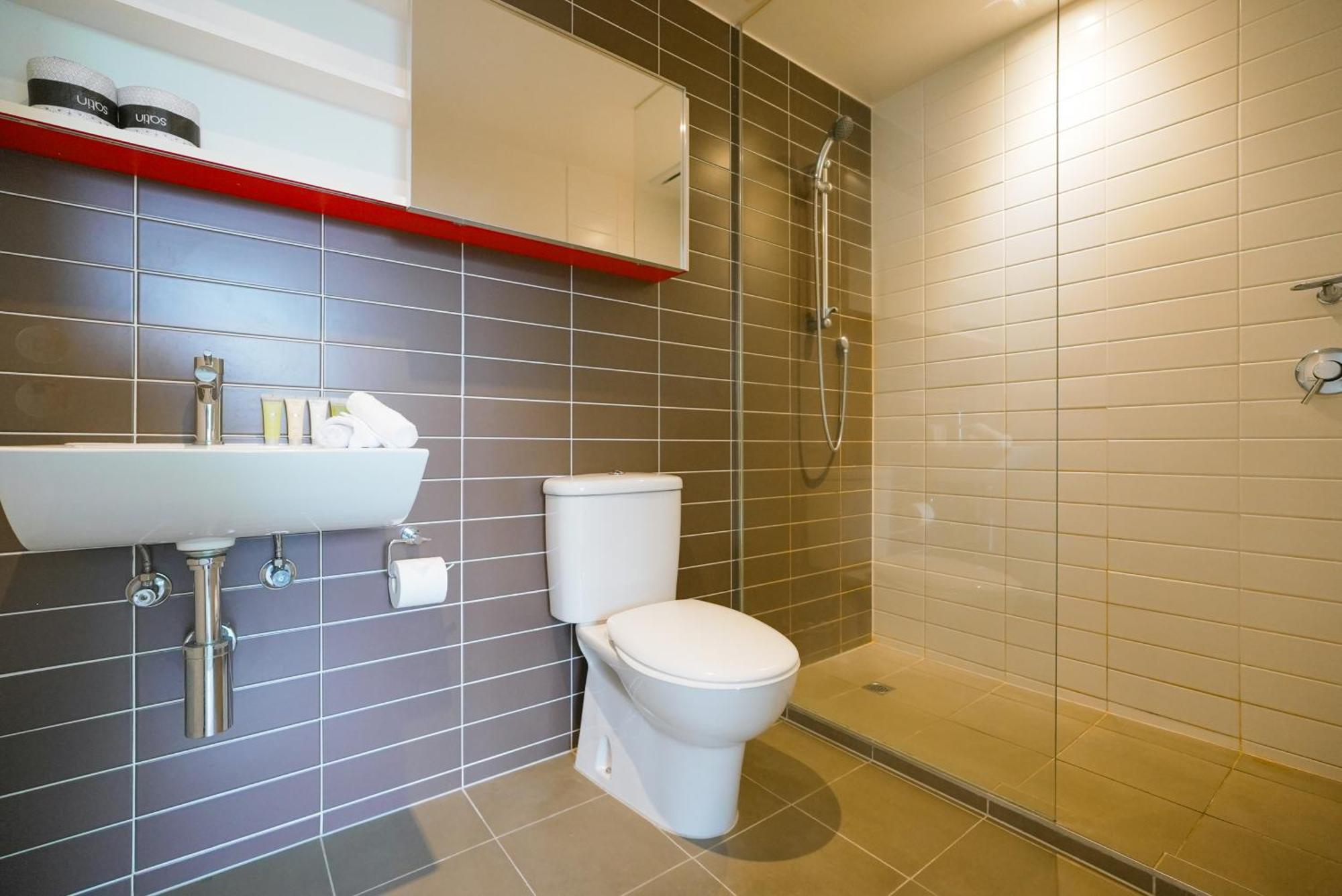 Holiday home 3 Bathrooms, Ideal Location, Perfect For Groups *