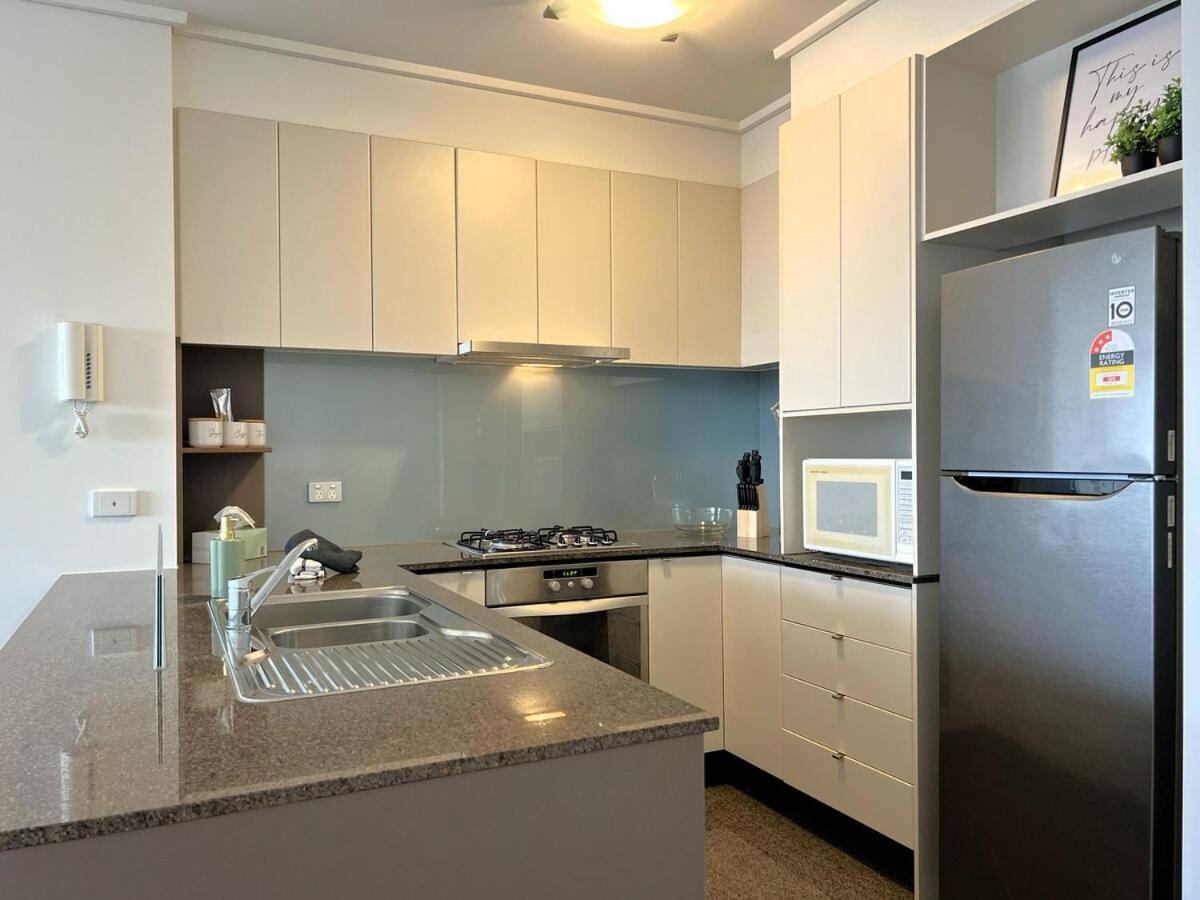 Apartment 3 Bedroom 2 Bath, Free Parking, Southbank, Balcony