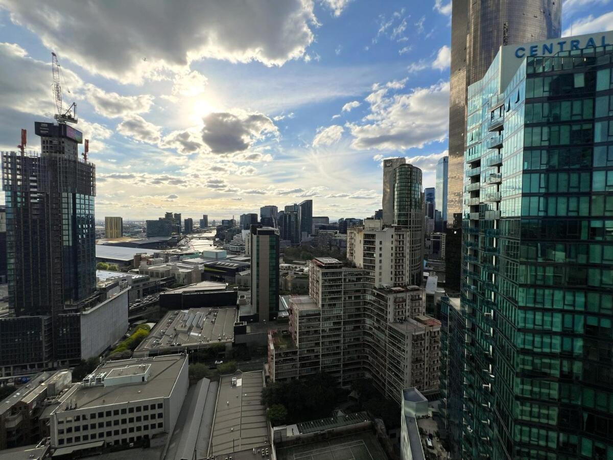 Apartment 3 Bedroom 2 Bath, Free Parking, Southbank, Balcony Melbourne