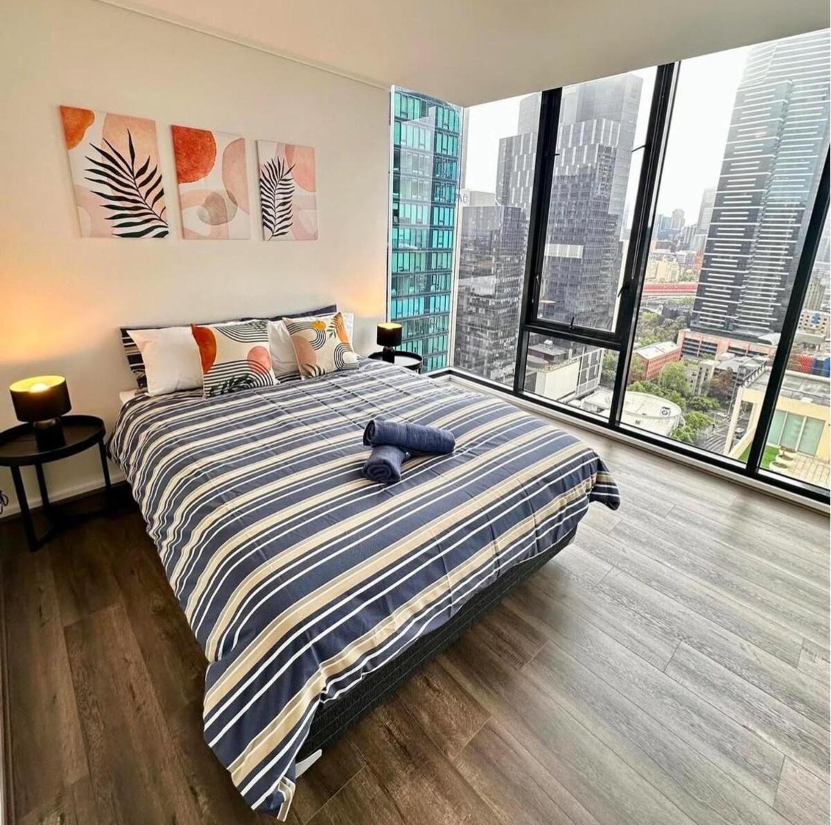 Apartment 3 Bedroom 2 Bath, Free Parking, Southbank, Balcony *