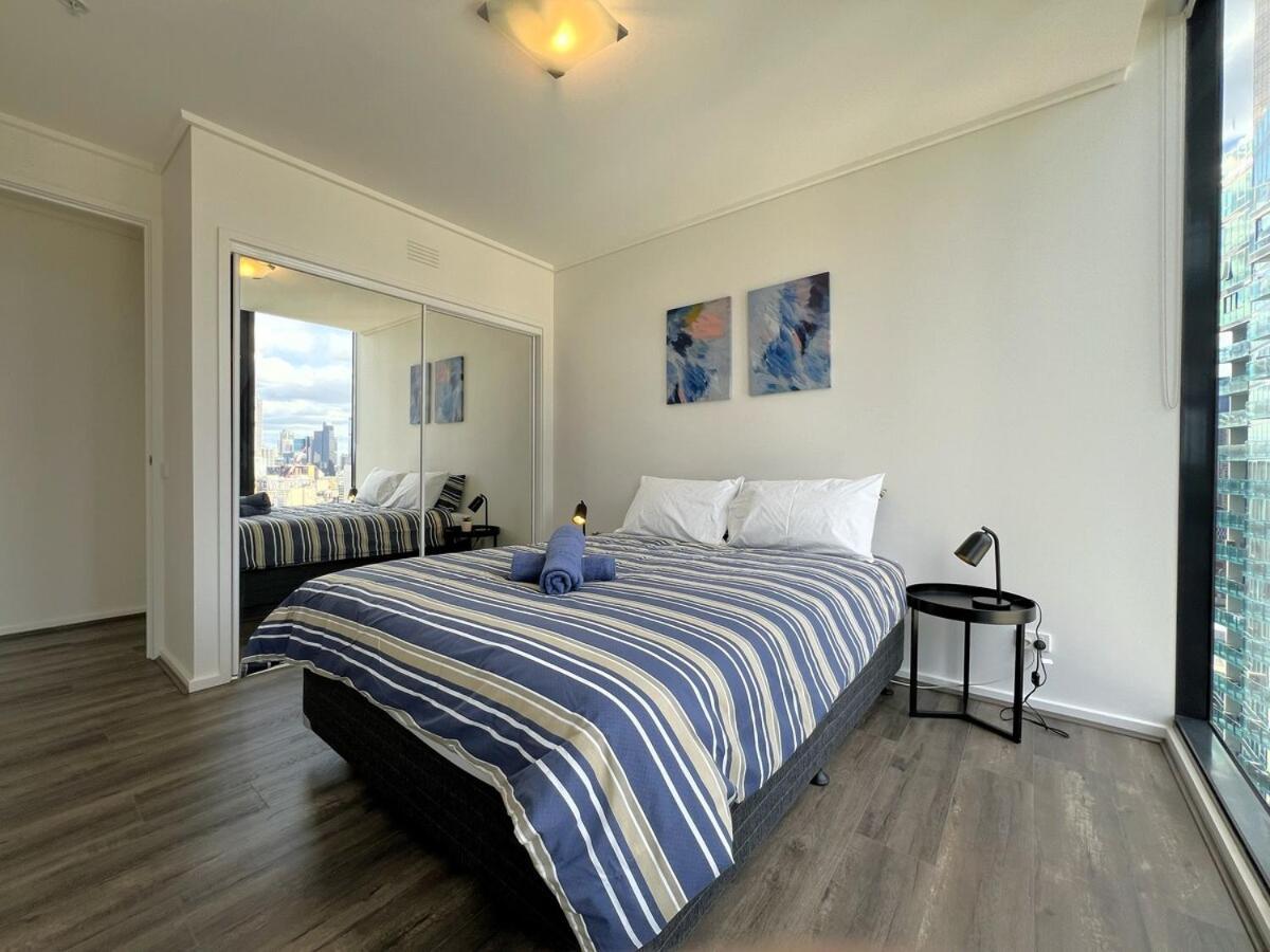 3 Bedroom 2 Bath, Free Parking, Southbank, Balcony *