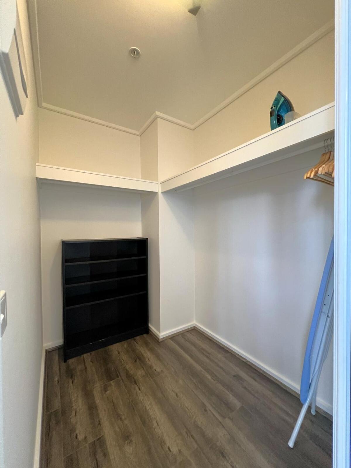 3 Bedroom 2 Bath, Free Parking, Southbank, Balcony Apartment Melbourne