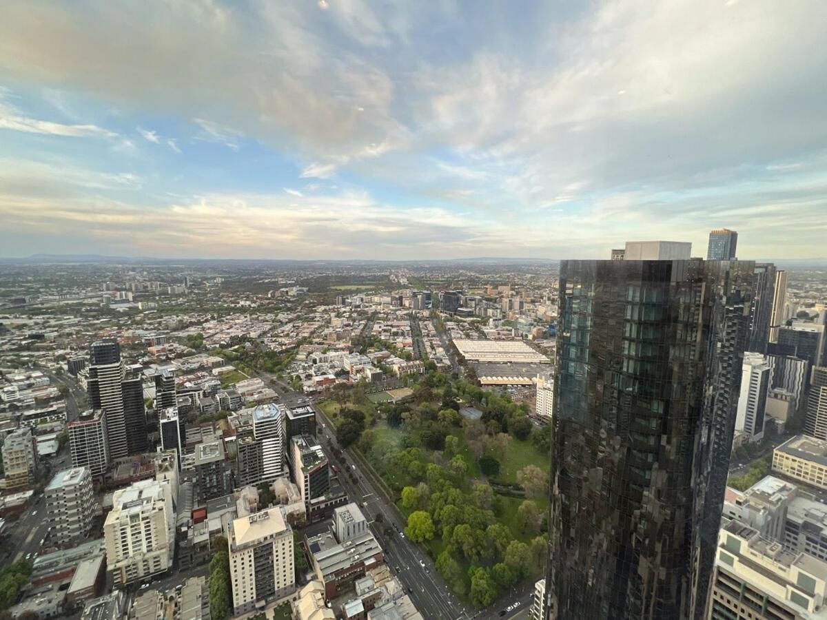 2 Bedroom 2 Bath, Southern Cross, Flagstaff, Lvl 65 Apartment Melbourne