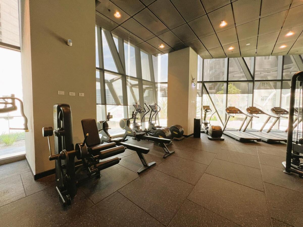 2 Bedroom 2 Bath, Southern Cross, Flagstaff, Lvl 65 Apartment Melbourne