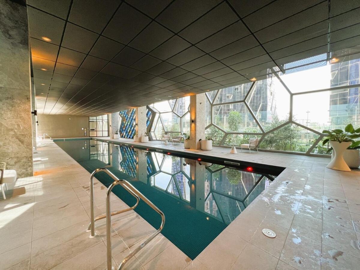 Apartment 2 Bedroom 2 Bath, Southern Cross, Flagstaff, Lvl 65 Melbourne