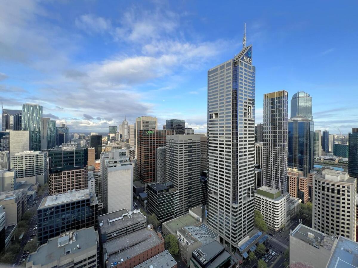 Apartment 2 Bedroom 1 Bath, Free Parking, Southern Cross, Lvl 42 Melbourne