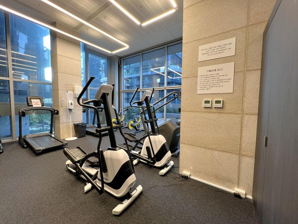 2 Bedroom 1 Bath, Free Parking, Southern Cross, Lvl 42 *