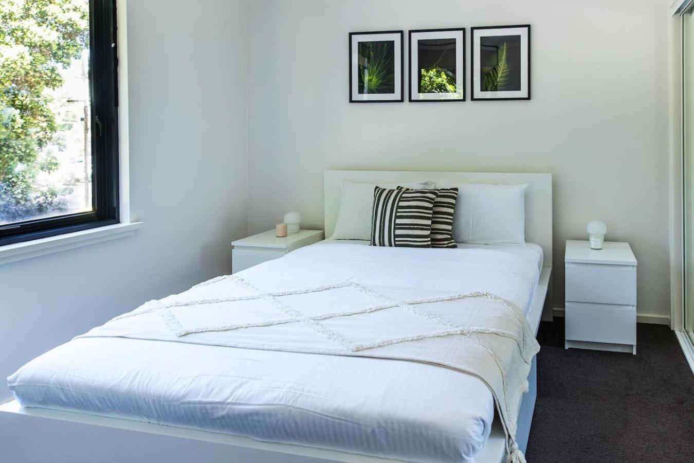 Cleo, Indoor Pool And Gym. Location Apartment